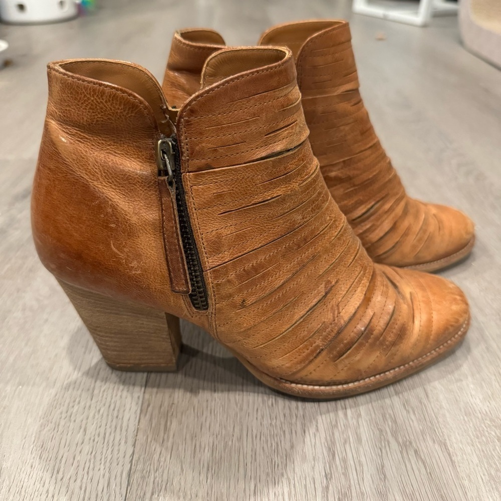 Paul Green Sisal Malibu Sliced Double Zip Ankle Bootie, Women’s Size 3.5 Leather